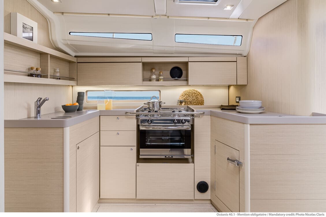 Oceanis 40.1 (4).jpg