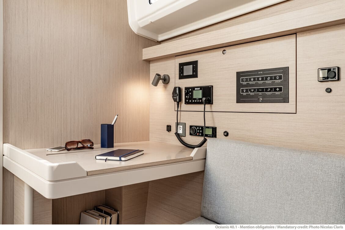 Oceanis 40.1 (2).jpg